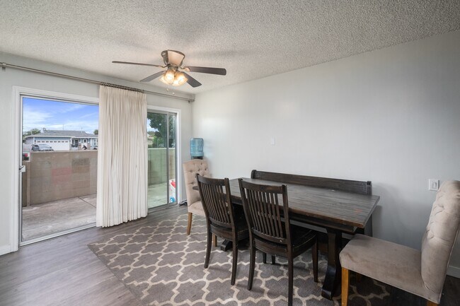Building Photo - 3205 Merrill Dr