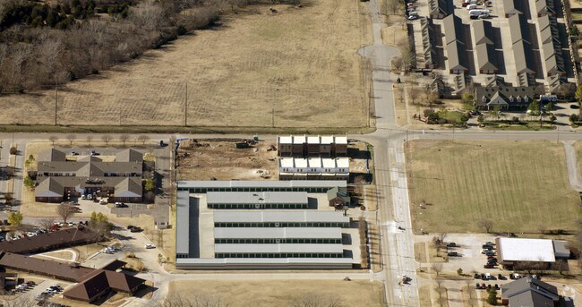 Primary Photo - West Main Lofts