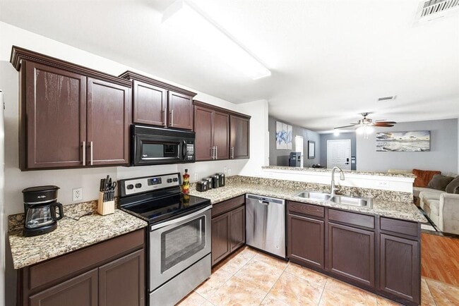 Building Photo - 1905 Espino Cove