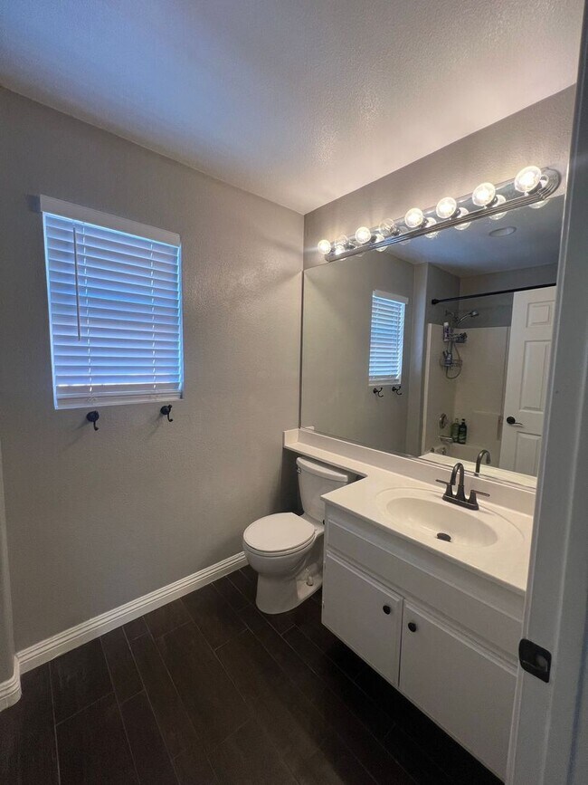 Building Photo - Welcome Home to Your Temecula Retreat!