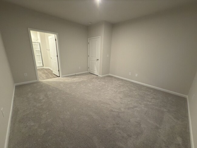 Building Photo - 685 Count Fleet Ct