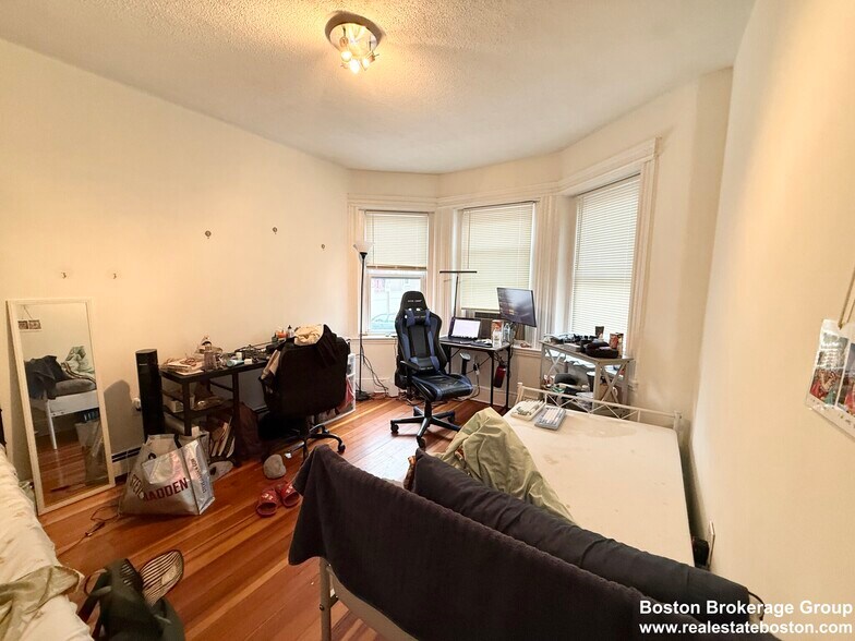 Building Photo - 4A Weld Ave