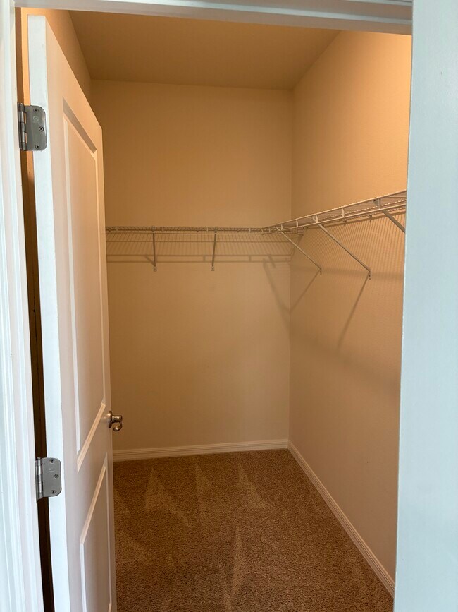 Building Photo - 5385 Sunshine Dr