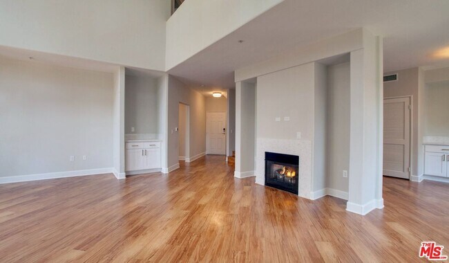 Building Photo - 348 Hauser Blvd