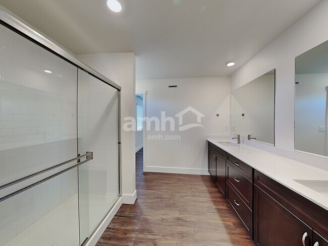 Building Photo - 9464 Clancey St