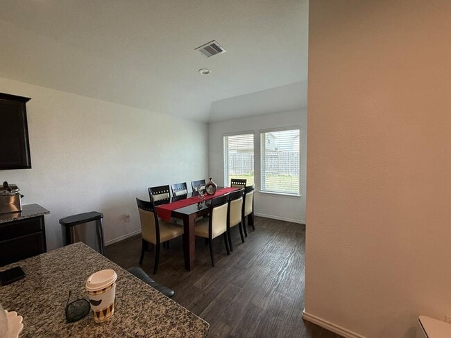 Building Photo - 2331 Gold Forsythia Ln