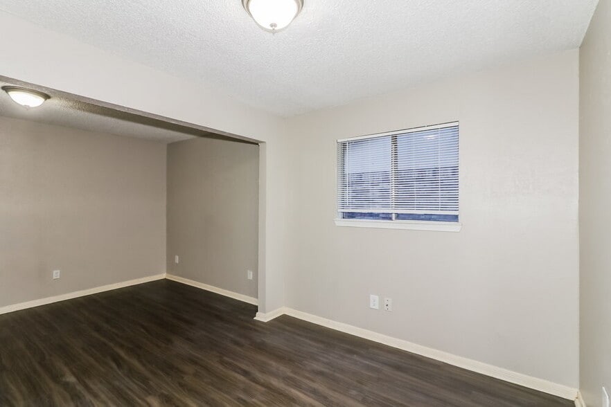 Building Photo - 7218 Wren Cir