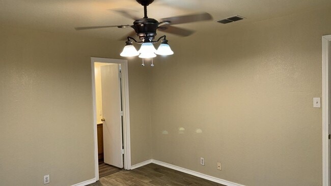 Building Photo - BEAUTIFULLY MAINTAINED  | ONE STORY  |  OPEN CONCEPT  |  GREAT LOCATION: 1604 & SHAENFIELD