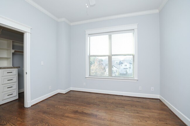 Building Photo - 2802 Morrison St