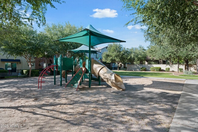 Building Photo - 1752 E CHELSEA Ln