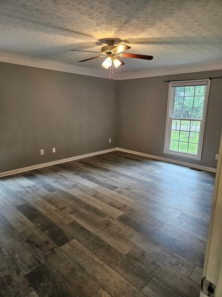 Building Photo - 19 Strawberry Cir