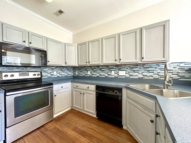 Building Photo - 2132 Sardony Ln