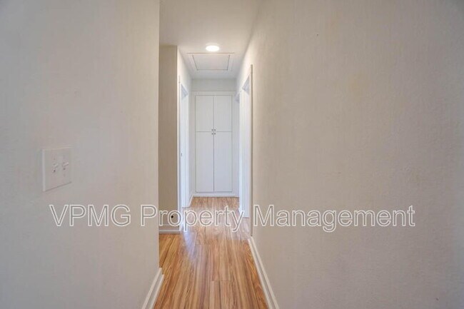 Building Photo - 3113 Yeoman Ave