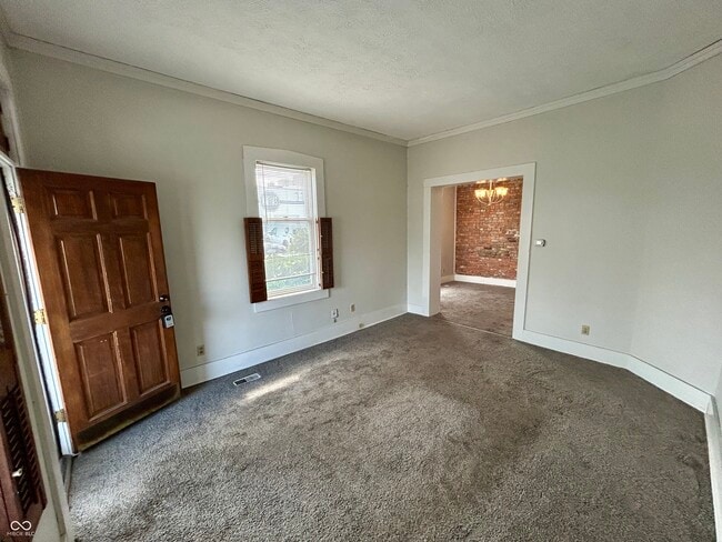Building Photo - 639 Stevens St