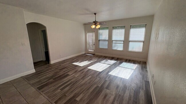 Building Photo - 610 Alderwood Ct