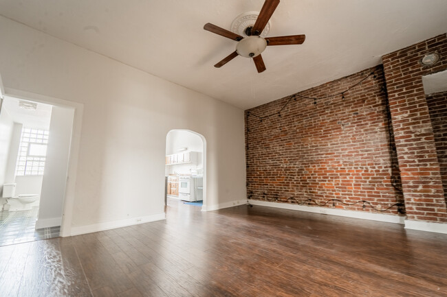 Living Room - 5119 Butler St