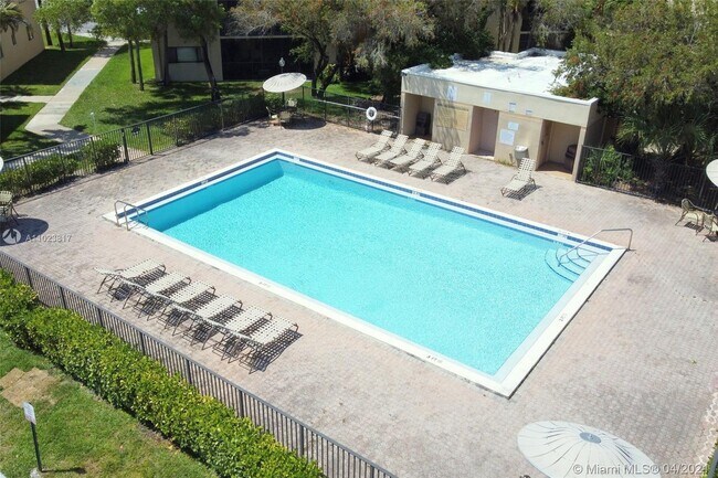 Building Photo - 8075 SW 107th Ave