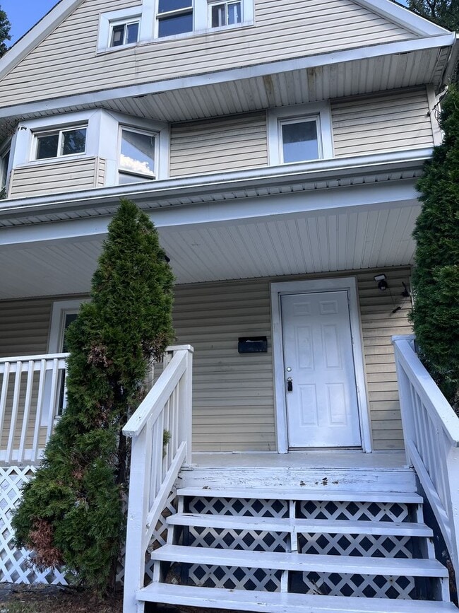 Classic Colonial Charm with Modern Comforts – 3 Bedroom Home! - Classic Colonial Charm with Modern Comforts –  3 Bedroom Home!