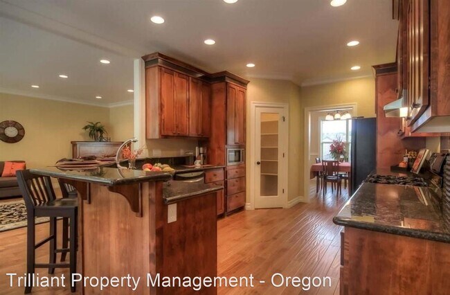 Building Photo - 4 br, 2.5 bath House - 1533 Brokenwheel Co...