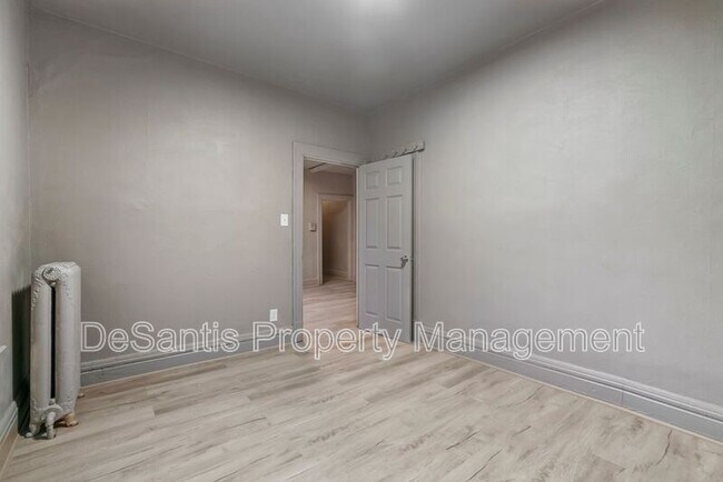 Building Photo - 512 S Millvale Ave