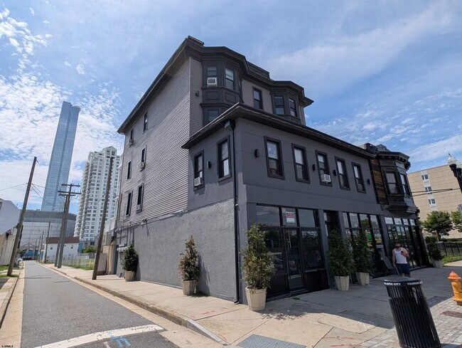 Building Photo - 526 Atlantic Ave