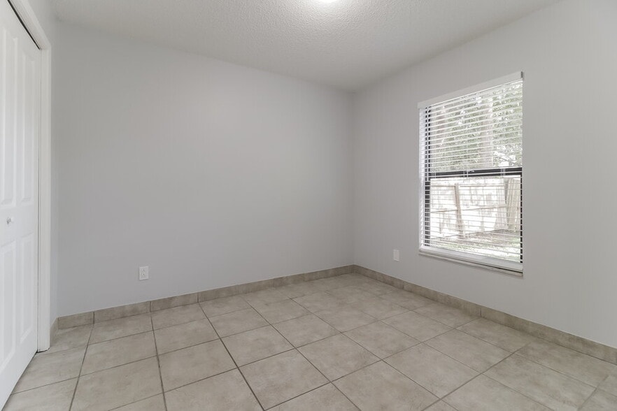 Building Photo - 9782 Piney Point Cir