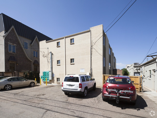 Building Photo - 910 S Pearl St