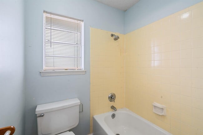 Building Photo - 334 Inspiration Way