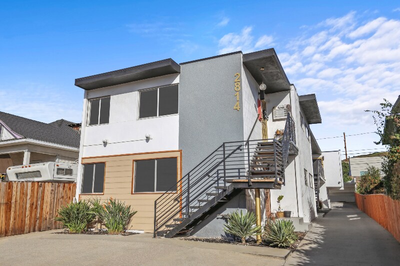 Building Photo - 2814 Sichel St