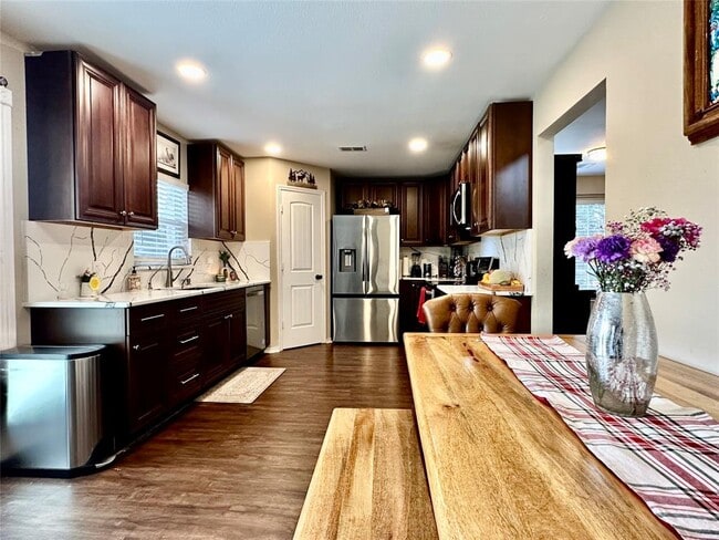 Building Photo - 817 Tapestry Cove