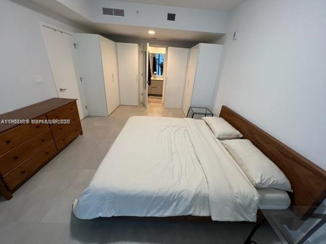 Building Photo - 1010 Brickell Ave