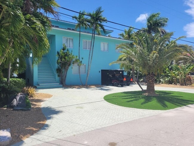 Building Photo - 124 Indies Dr N
