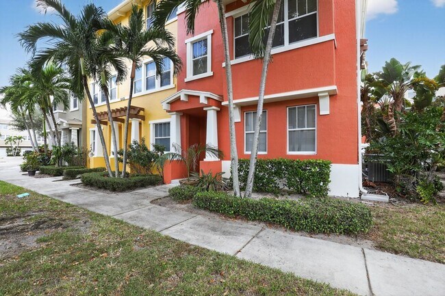 Building Photo - 4 Bedroom Townhome in West Palm Beach