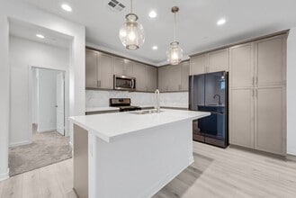 Building Photo - 11063 Spotlight Dr
