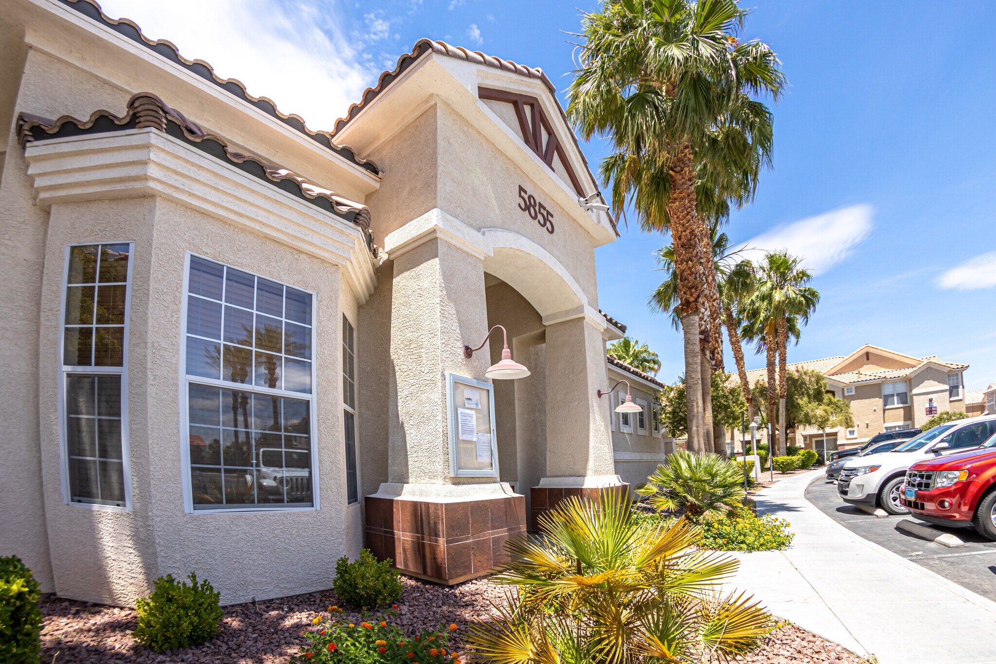 Building Photo - 5855 Valley Dr