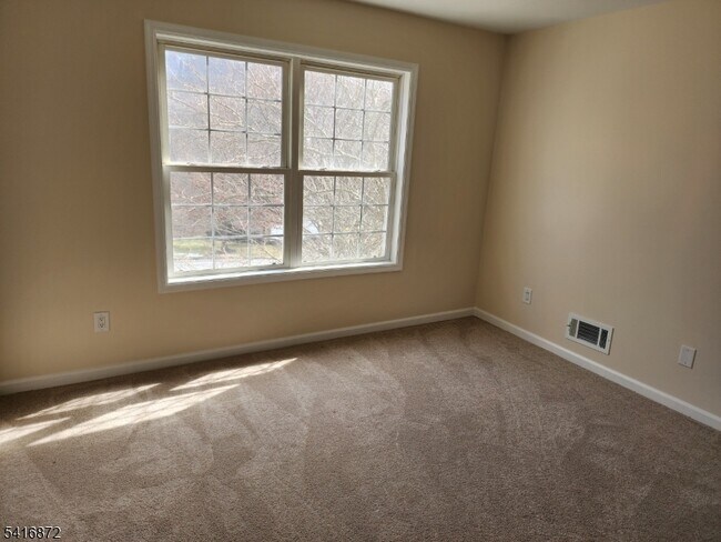 Building Photo - 27 Cypress Ln