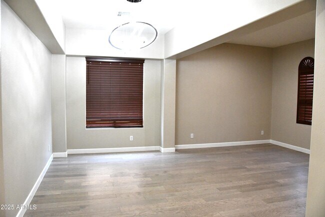 Building Photo - 9539 W Harmony Ln