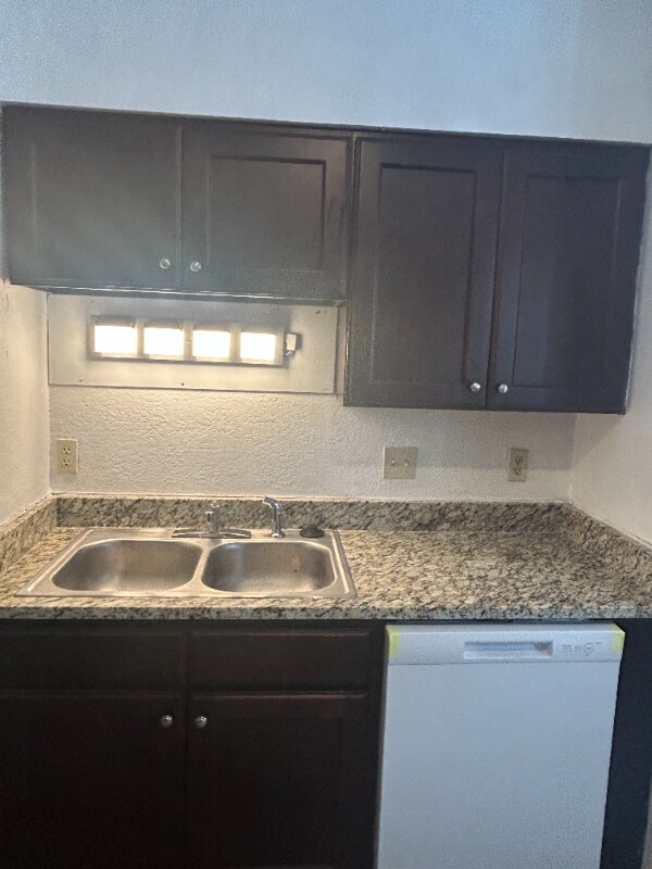 Building Photo - 6125 Bushmills St