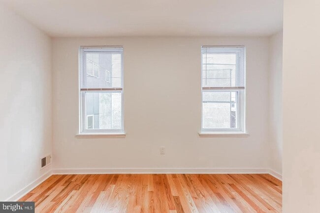 Building Photo - 1642 Olive St