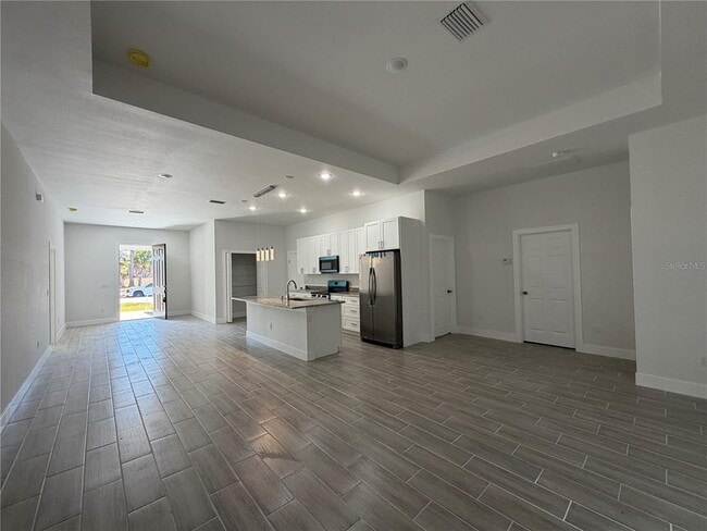 Building Photo - 358 Albatross Rd