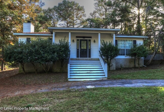 Building Photo - Spanish Fort Duplex Side B 2/1 with Bonus Room