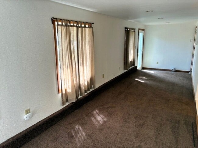 Building Photo - Long Term Rental- 15 Beaver Court