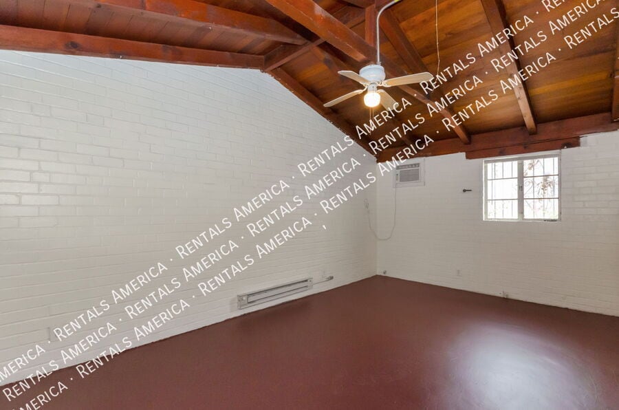 Building Photo - 947 N Alvernon Way