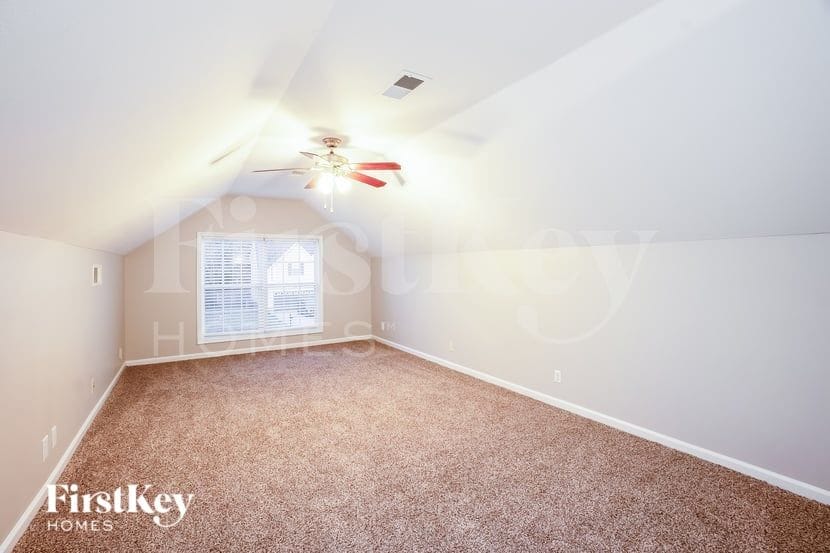 Building Photo - 3748 Naples Ct N
