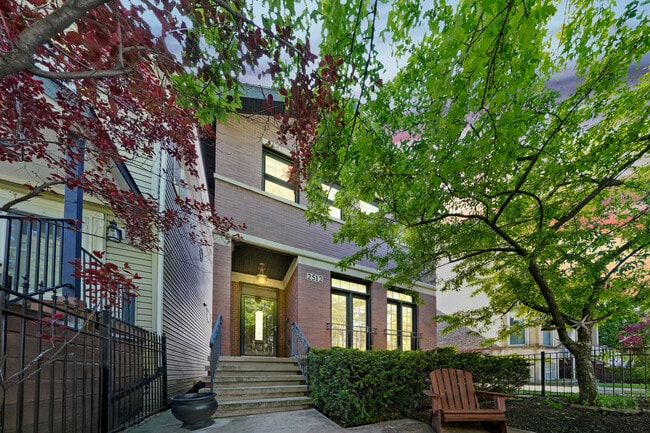 Primary Photo - 2512 N Artesian Ave