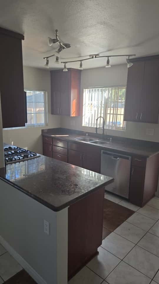 Building Photo - House for Rent