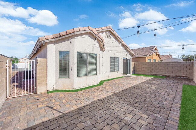 Building Photo - Charming 4-Bedroom Home in a Quiet Las Vegas Community!