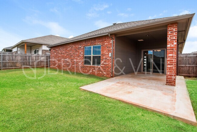 Building Photo - 621 NW 182nd St