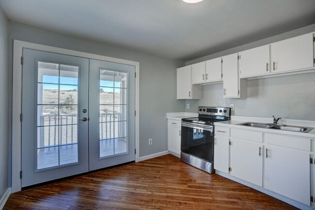 Building Photo - 2 Bedroom, 1 Bath Home For Rent in Diamond Valley!