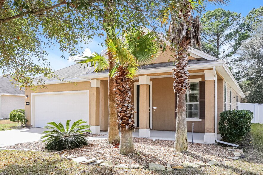 Building Photo - 15889 Lexington Park Blvd